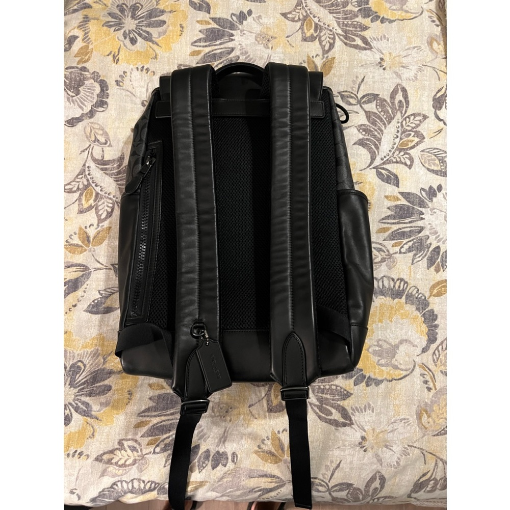 Coach Track Backpack In Signature Canvas - Picture 2 of 5